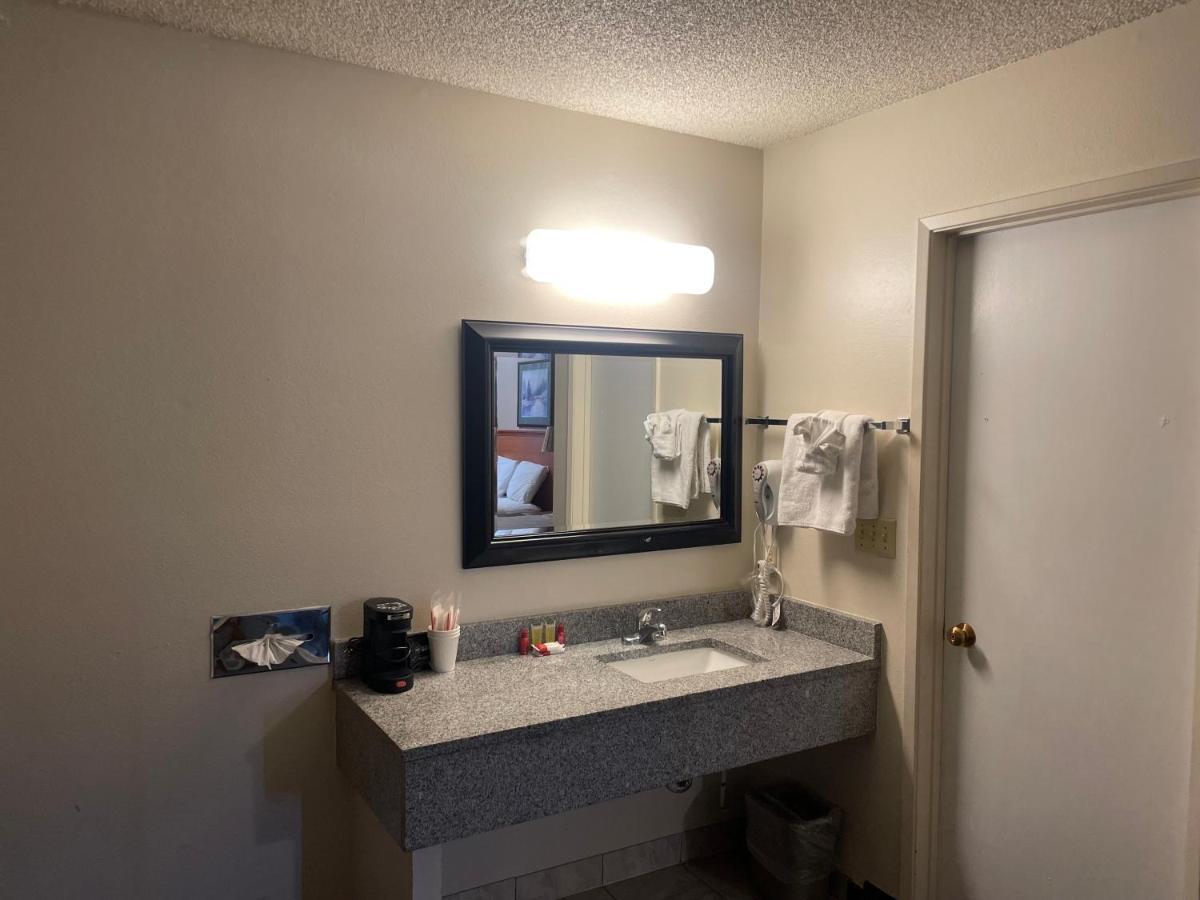 Skyway Inn - Seatac Eksteriør billede