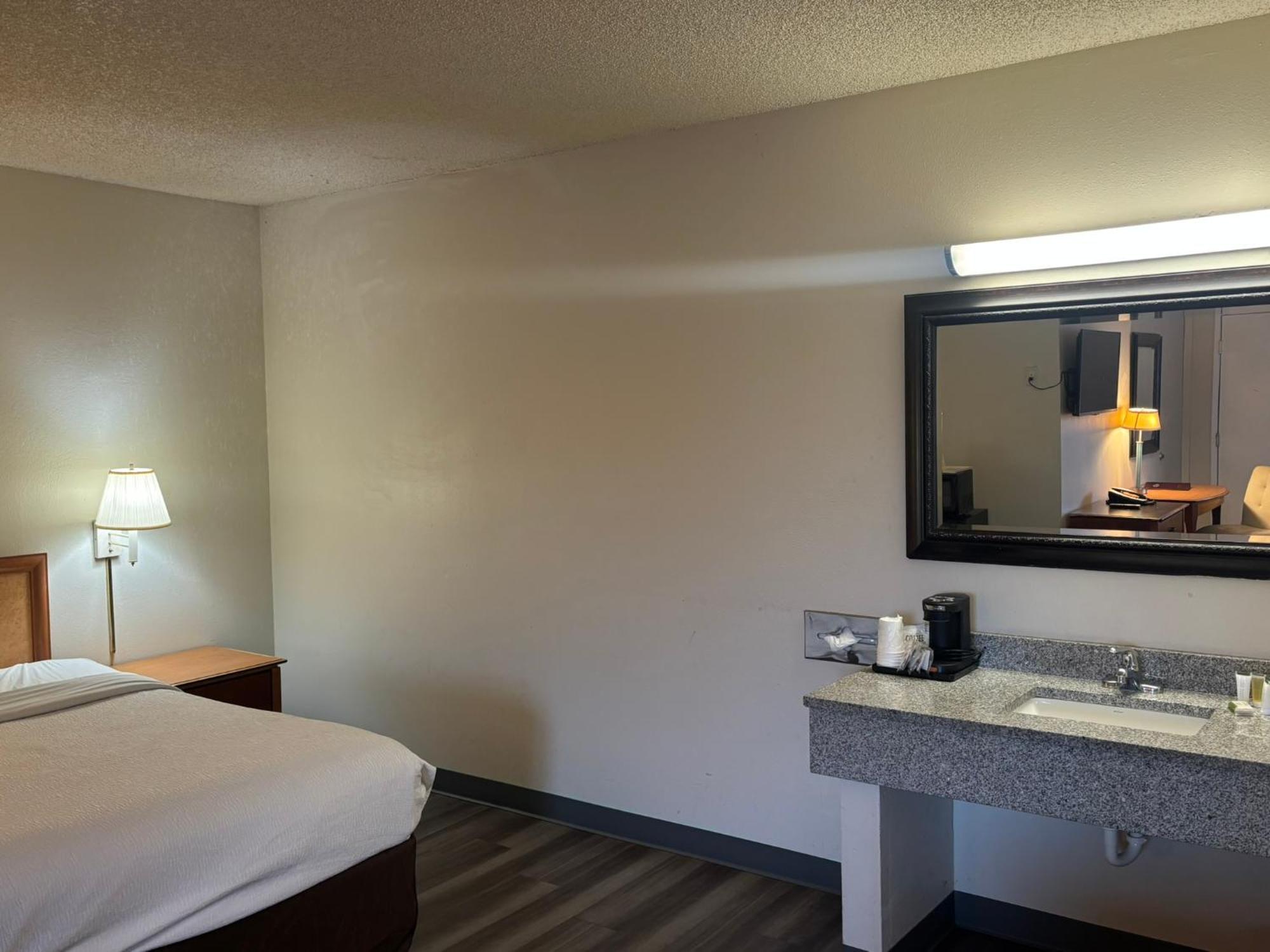 Skyway Inn - Seatac Eksteriør billede